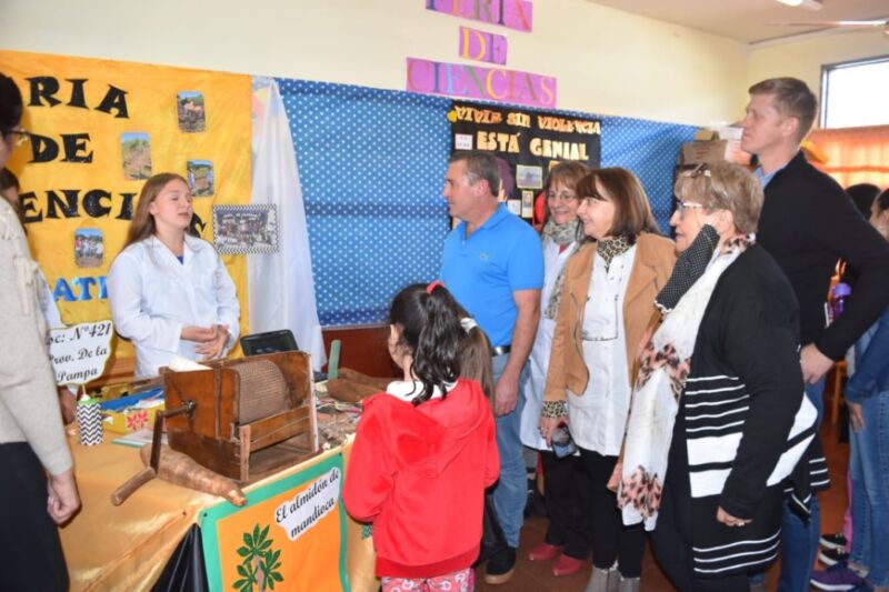 Campo Grande fue sede de la Feria de Ciencias y Tecnologías del departamento Cainguás 4 8 - Campo Grande fue sede 5 - 7
