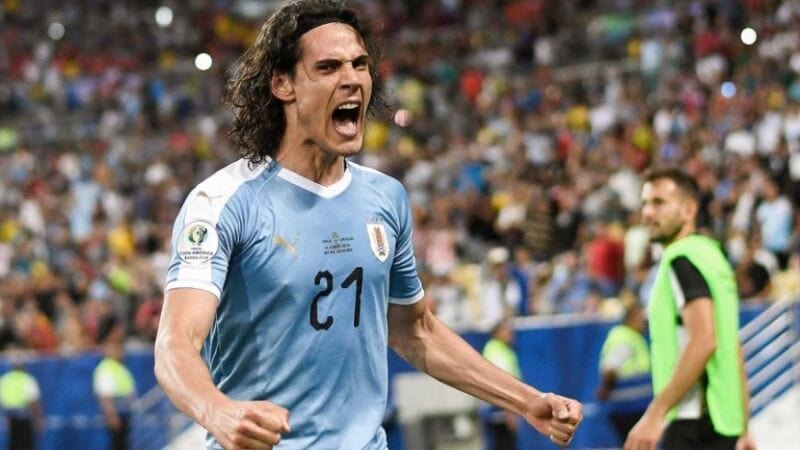 Cavani rechazó a Boca: seguirá jugando en Europa