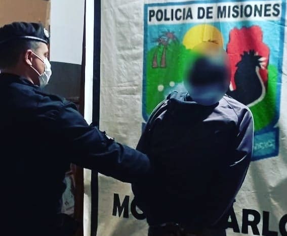 Forzó las rejas de un comercio