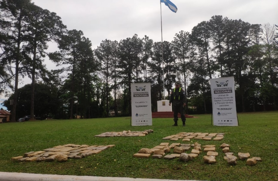 Gendarmes incautaron casi 100 kilos