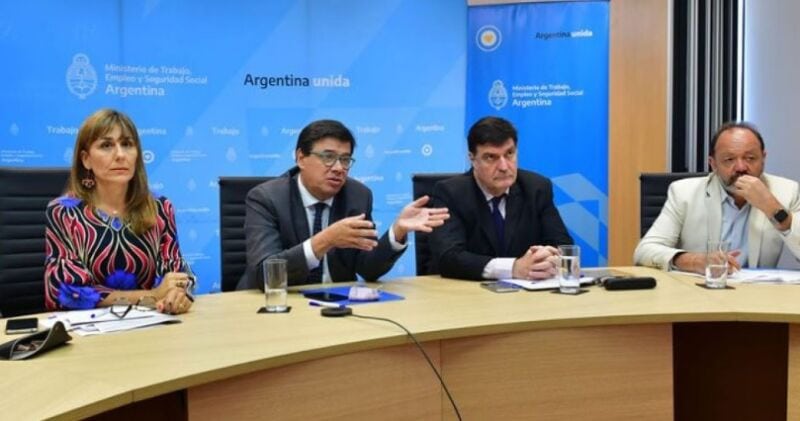 Gobierno, gremialistas y empresarios