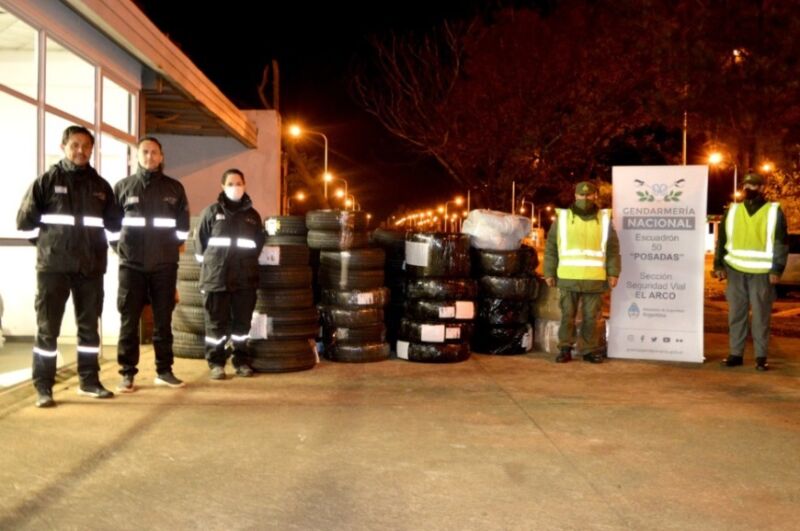 Incautaron más de 100 cubiertas