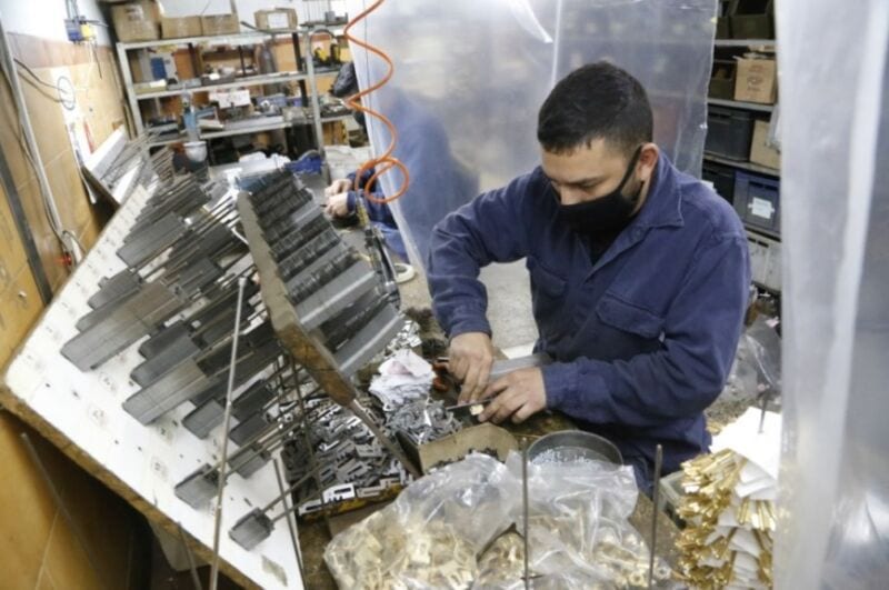 La industria pyme subió solo