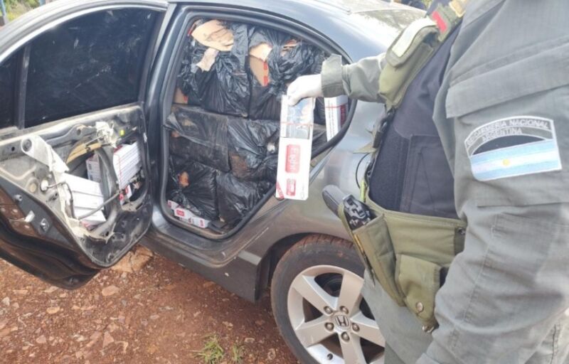 Misiones: incautaron más de 15 mil atados de cigarrillos y un automóvil con pedido de secuestro 1 1 - Misiones incautaron más de 1