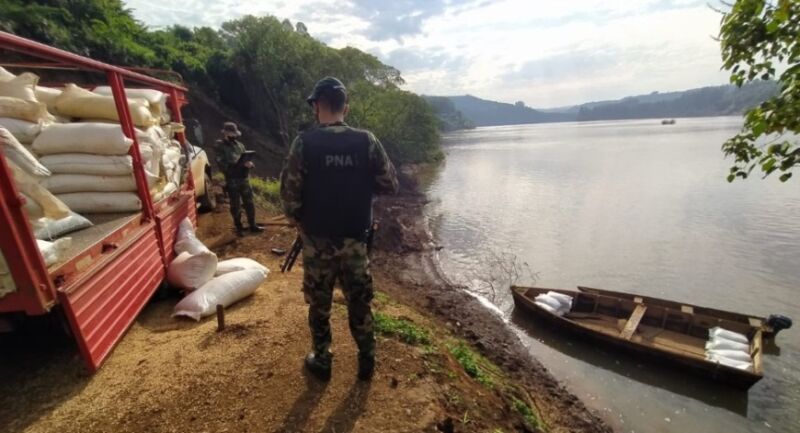 Prefectos secuestraron más de