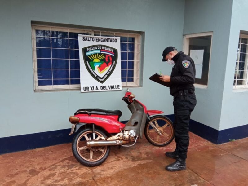 Recuperaron un auto y una moto en Eldorado y Salto Encantado 1 1 - Recuperaron un auto y una moto