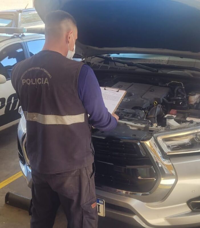 <strong>Secuestraron un vehículo robado en Buenos Aires y otro con la numeración de chasis adulterada</strong> 1 2 - Secuestraron un vehiculo robado 2 - 1