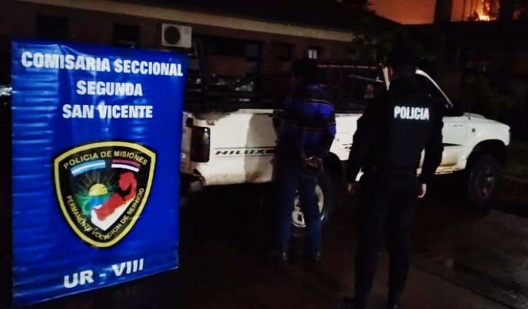 Terminó detenido tras chocar una vidriera con una camioneta robada