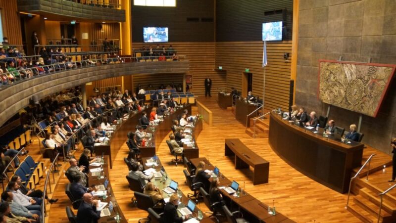 Tomó estado parlamentario