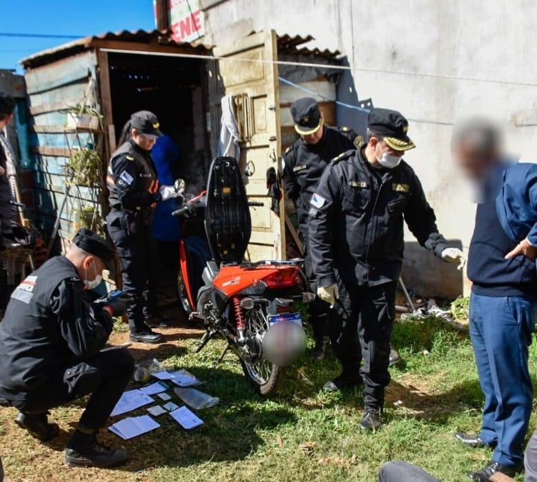 Tres detenidos por el asesinato de una mujer en el barrio Ripiera de Garupá 2 4 - Tres detenidos implicados1 2 - 3