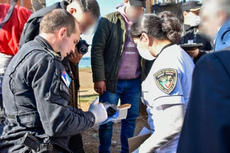 Tres detenidos por el asesinato de una mujer en el barrio Ripiera de Garupá 3 6 - Tres detenidos implicados1 3 - 5