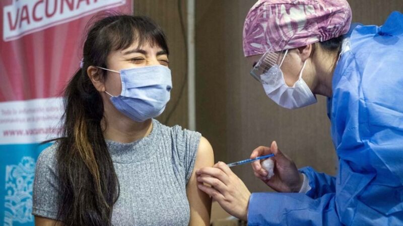Coronavirus: advierten que las muertes de no vacunados duplican a las de inmunizados