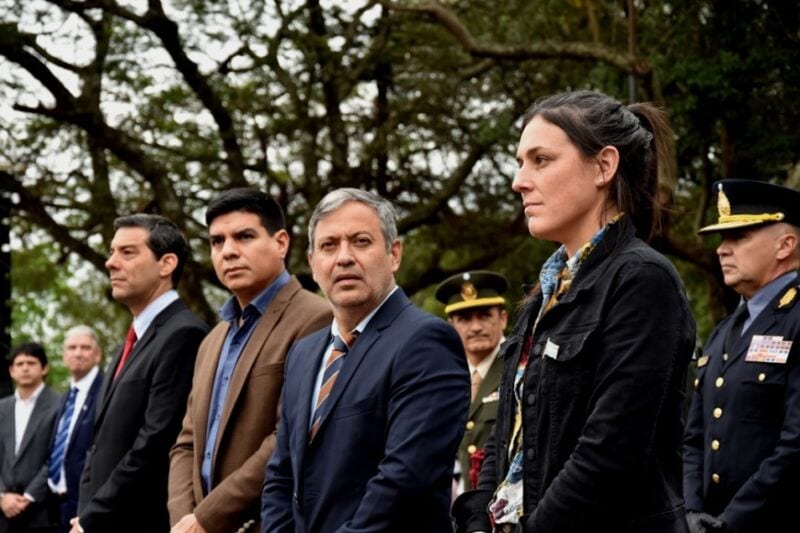 Apóstoles: diputados provinciales participaron del acto central en homenaje al General San Martín 1 2 - diputados provinciales participaron del acto central 2 - 1