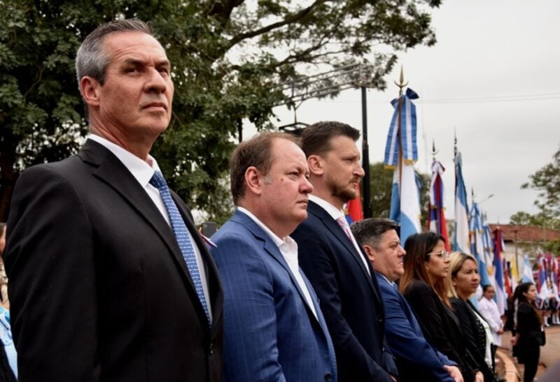 Apóstoles: diputados provinciales participaron del acto central en homenaje al General San Martín 6 12 - diputados provinciales participaron del acto central 8 - 11