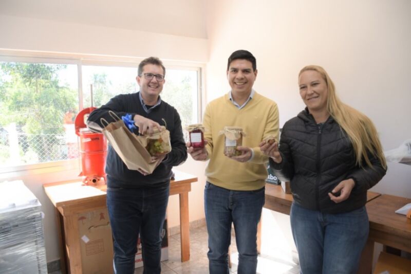 emprendedores recibieron equipamiento 3 - 5