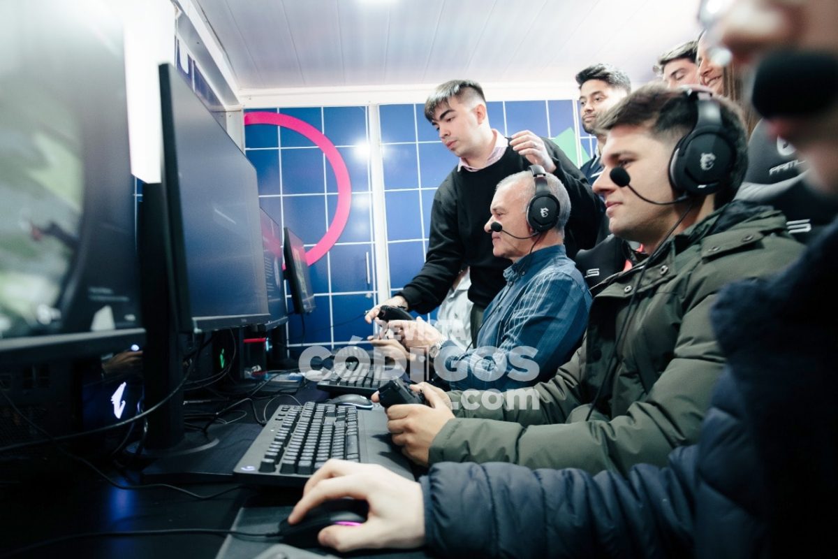 jovenes en deportes electronicos 3 - 15
