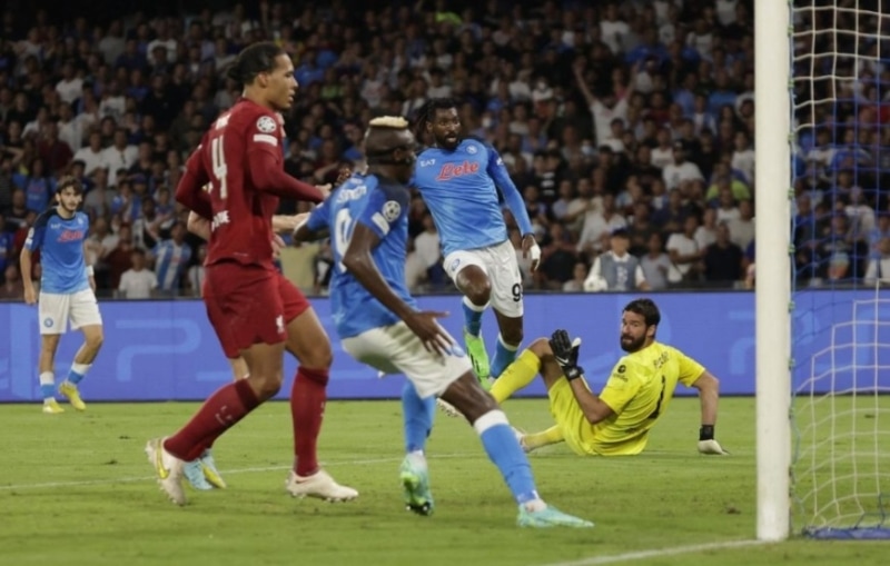 Con un gol del argentino