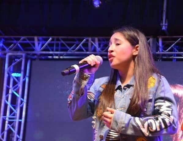 Cuatro artistas folklóricos