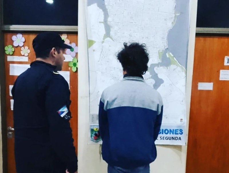 Detuvieron a dos hombres 2 - 1