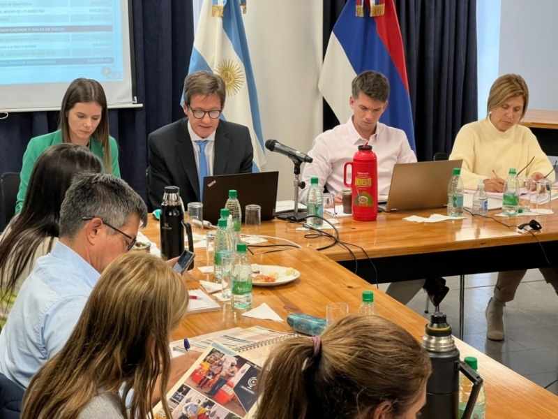 “El juego de azar aporta anualmente cerca de $10 mil millones a la sociedad misionera” 1 2 - El juego de azar aporta 2 - 1