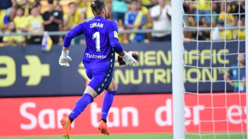 España un arquero argentino intervino