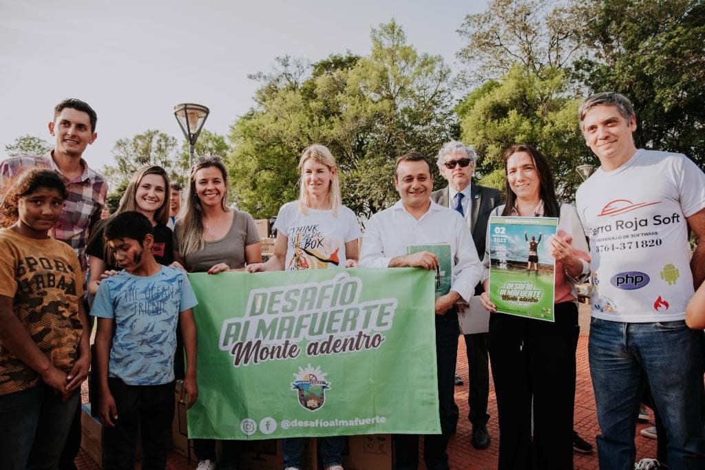 Almafuerte: Herrera Ahuad entregó computadoras, supervisó obras y lanzó una carrera de trail running 4 7 - Herrera Ahuad entrego computadoras 4 - 6