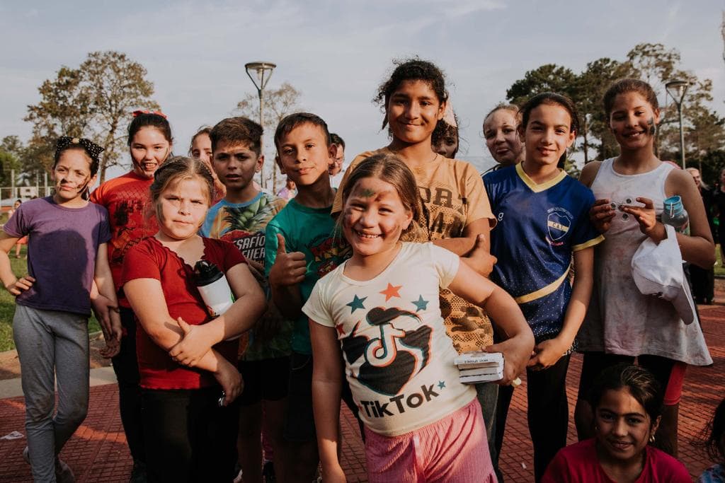 Almafuerte: Herrera Ahuad entregó computadoras, supervisó obras y lanzó una carrera de trail running 2 4 - Herrera Ahuad entrego computadoras2 - 3