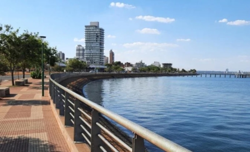 Jueves con ambiente caluroso