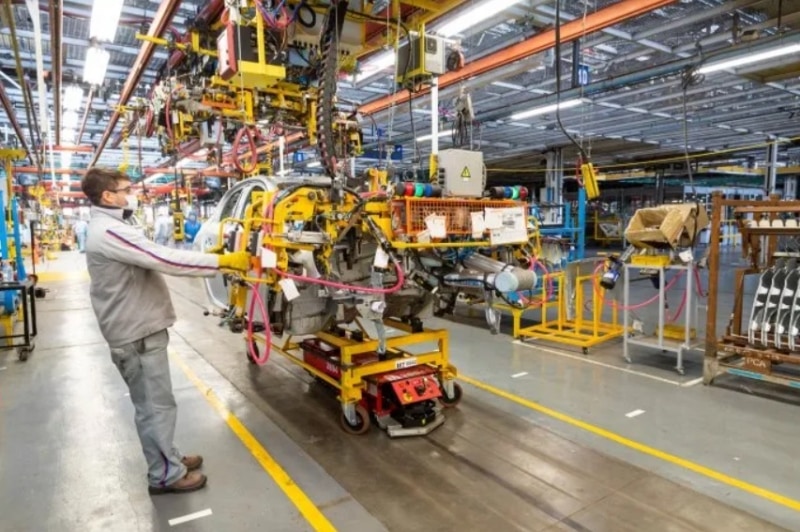 La industria cayó 1,2% mensual en junio