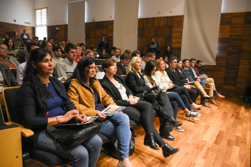 Se lanzó el programa “Nodos de Agregado de Valor”: busca revalorizar los productos regionales 2 4 - Se lanzo el programa 2 - 3