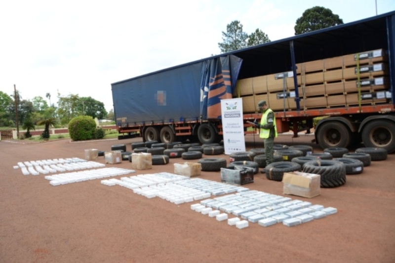 Transportaban 138 neumáticos y accesorios