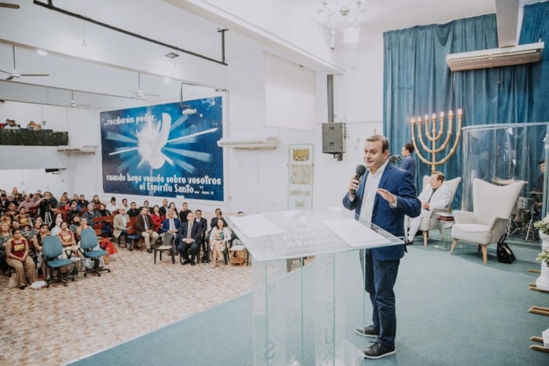 el trabajo de las iglesias