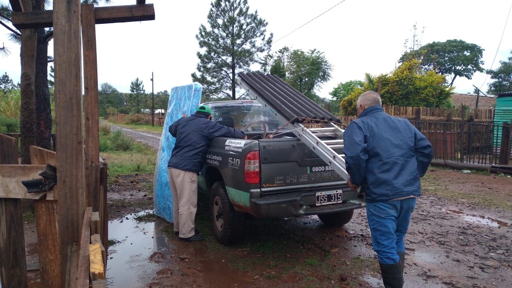 Posadas: asisten a personas afectadas por las lluvias y tormentas 2 4 - lluvias y tormentas 5 - 3