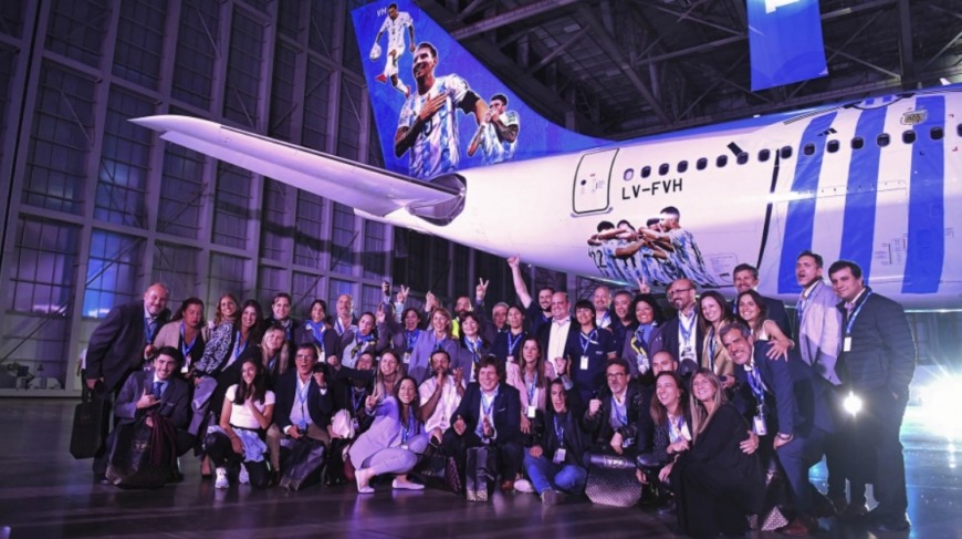 Aerolíneas presentó el avión que
