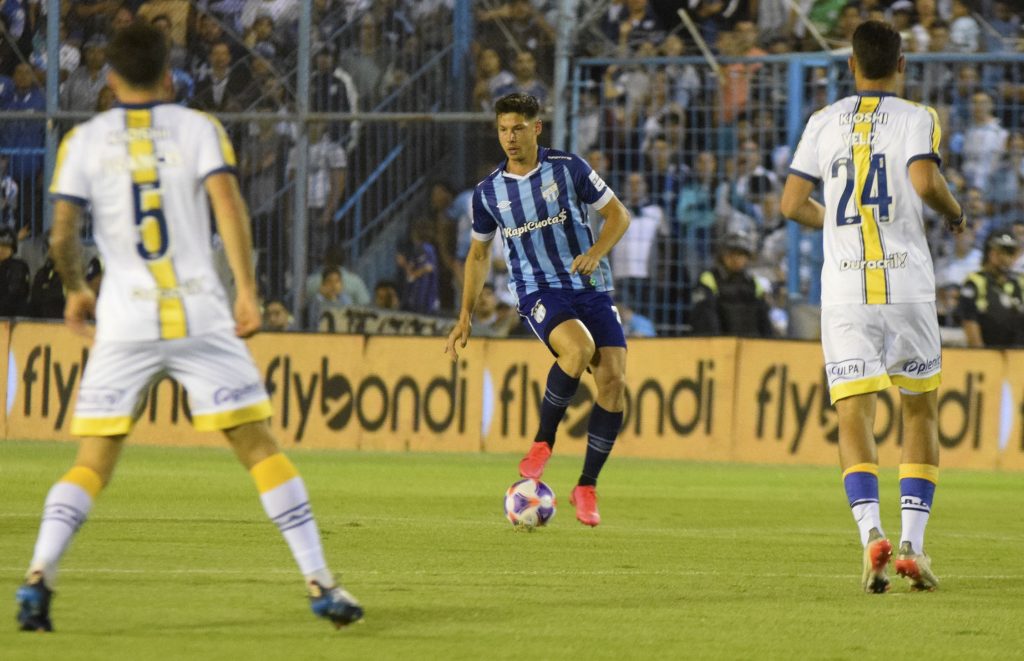 Atlético Tucumán empató con Central y perdió terreno en la lucha por el campeonato