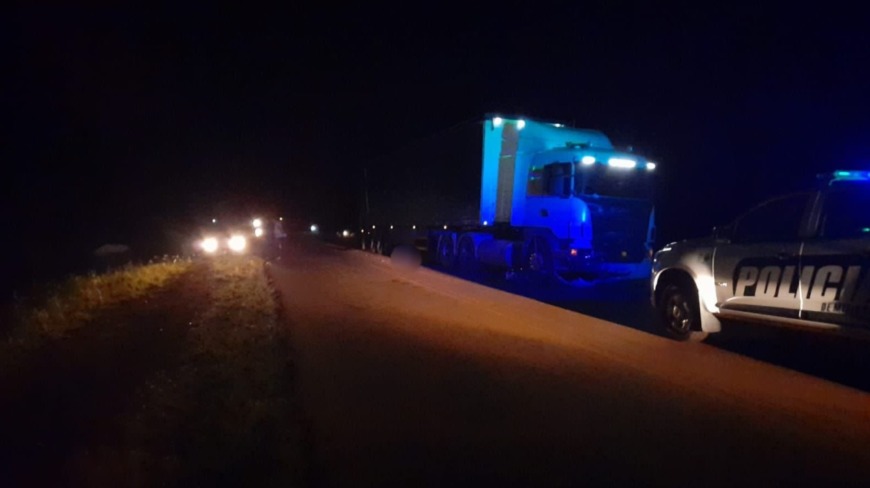 Choque fatal: un motociclista murió tras colisionar con un camión en Itacaruaré