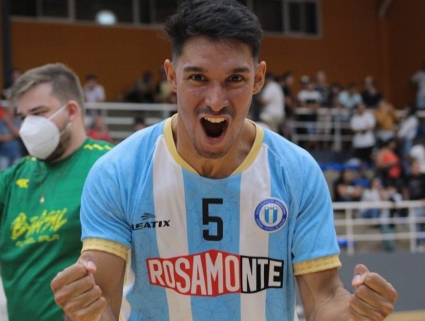 Convocaron al posadeño Santiago Verón