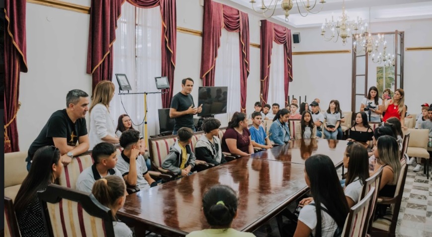 Estudiantes y docentes del CEP