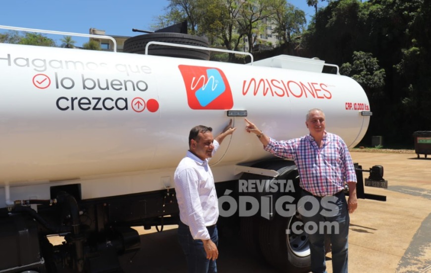 Herrera Ahuad entregó camiones a