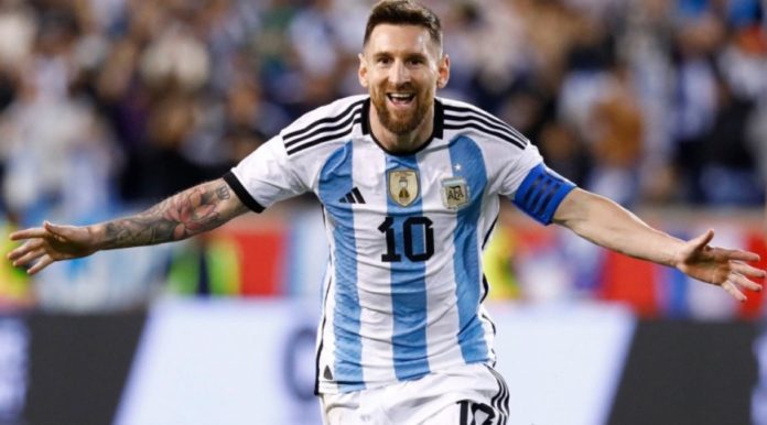 Messi se saca el traje