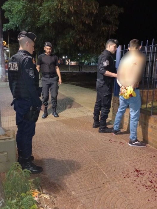 Puerto Rico: lo atraparon por romper de un golpe la vidriera de un local 1 2 - Puerto Rico 2 - 1