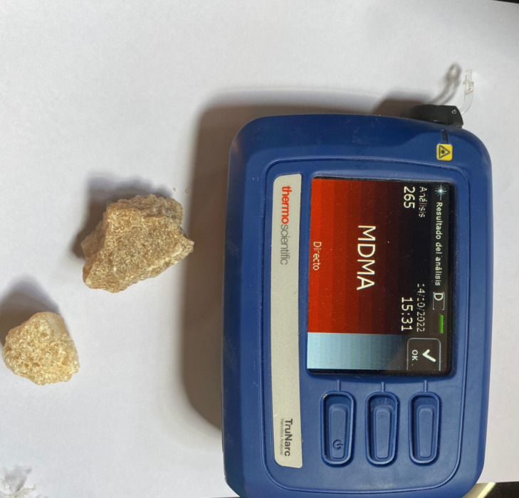 Secuestraron más de un kilo éxtasis oculto en dos termolares en "El Arco" 1 2 - Secuestraron extasis 2 - 1