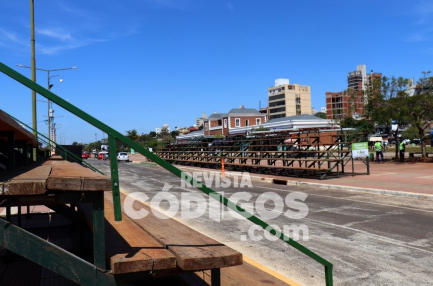 Ultiman detalles para la primera noche de la Estudiantina 2022 en la costanera de Posadas