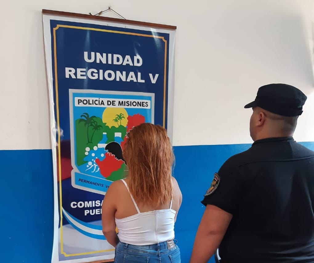 Detuvieron a una pareja que fue filmada robando una motocicleta en Iguazú 2 4 - detuvieron a una pareja 3 - 3