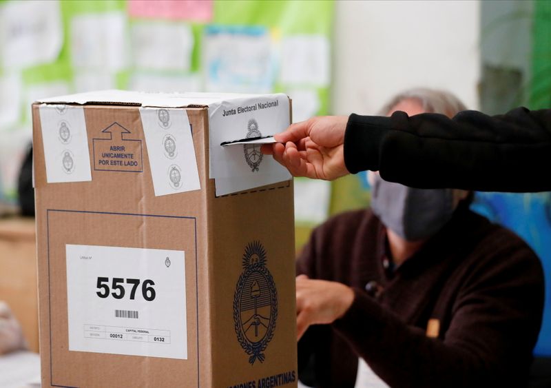 Critican la propuesta del Gobierno de eliminar las elecciones intermedias