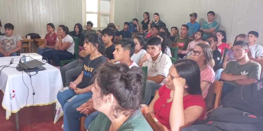 estudiantes secundarios 3 - 5