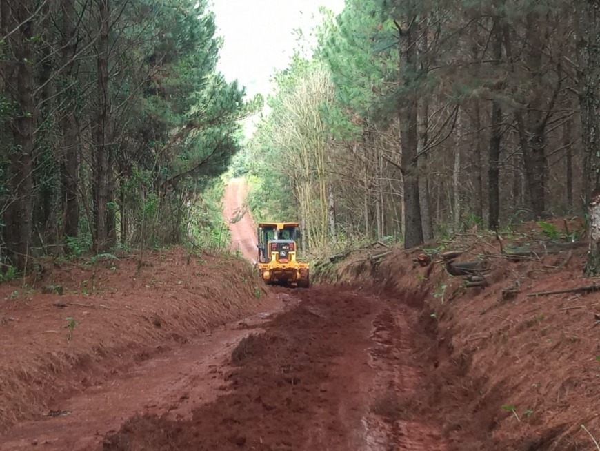 Vialidad realiza obras mantenimiento en caminos vecinales de Fracán
