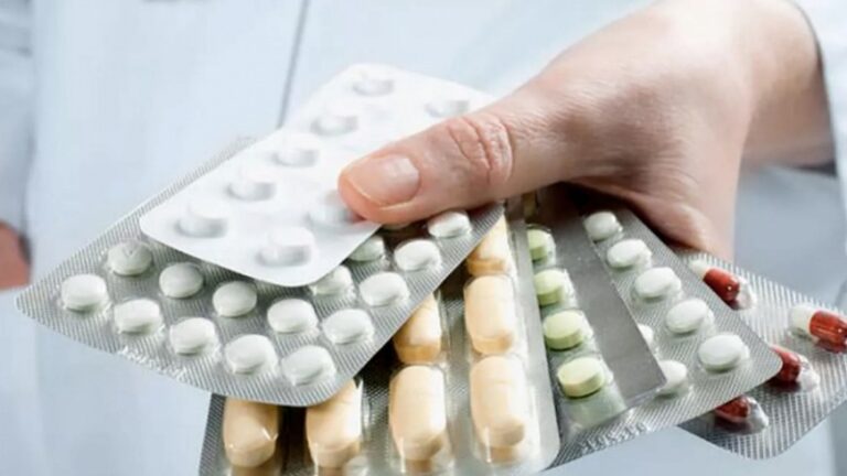Alertan que los medicamentos más consumidos por los adultos mayores subieron un 83%