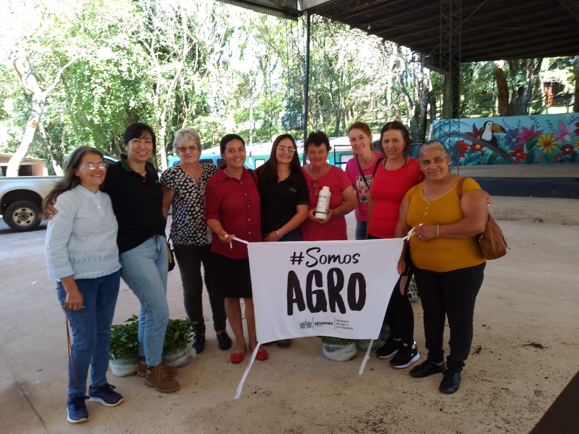 Entregaron más de 1.500 plantines frutales a productores de Dos de Mayo 1 2 - plantines frutales 2 - 1