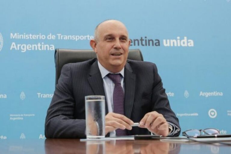 Alexis Guerrera renunciaría como ministro de Transporte por un problema de salud